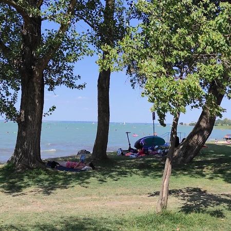 Onebeach Apartman Siófok Buitenkant foto
